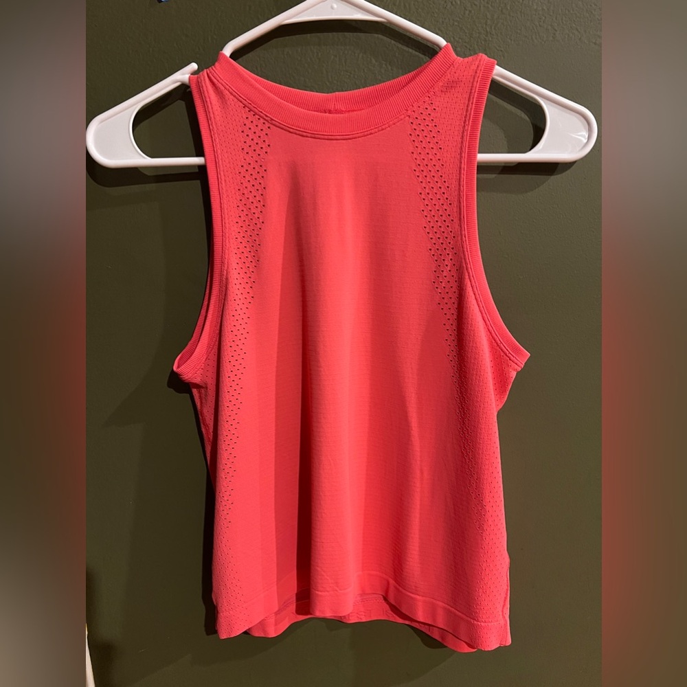 Lululemon Sole Training tank top, size 2, in Lip Gloss.